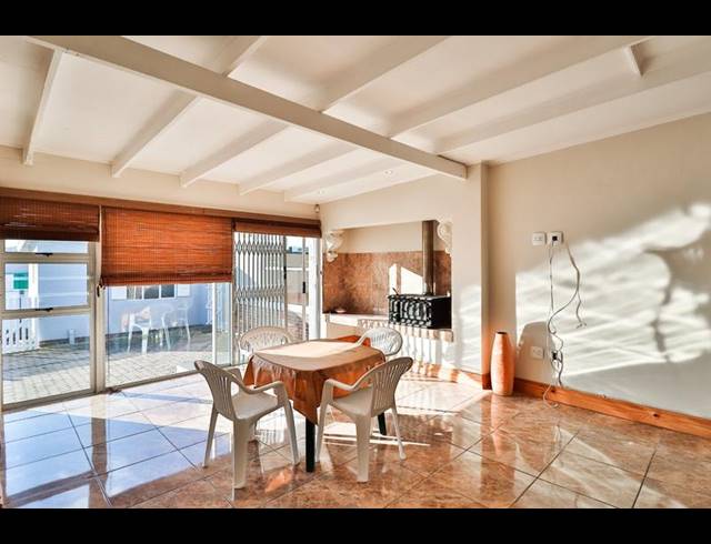 4 BEDROOM HOUSE FOR SALE IN HARTENBOS CENTRAL